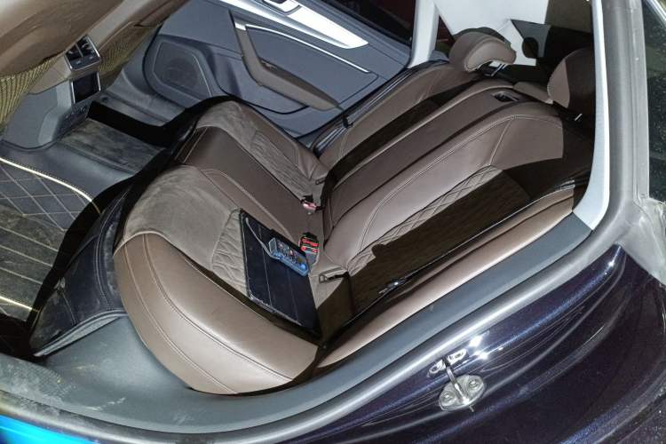 Used Audi A7L 2024 45TFSI quattro S-line Visionary Edition Flow Crystal Package
