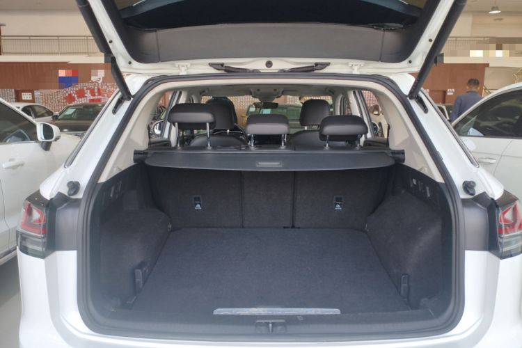 Used Volkswagen Tayron 2023 300TSI Two-Wheel-Drive Luxury Plus Advanced Edition
