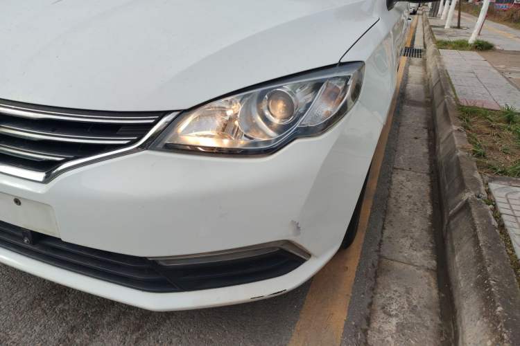 Used Roewe 360 2015 1.5L manual luxury edition
