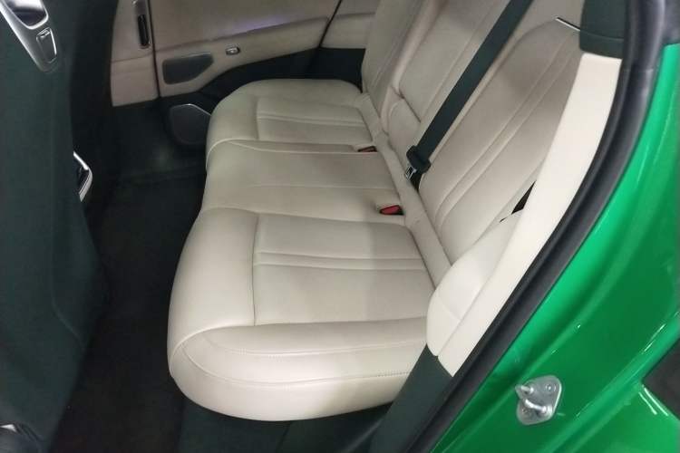 Used  YU7 2025 Ultra-Long Range High-Performance All-Wheel-Drive Max Edition