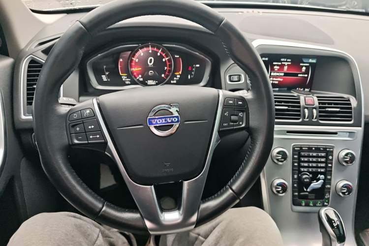 Used Volvo XC60 2017 T5 AWD Smart Range Edition
