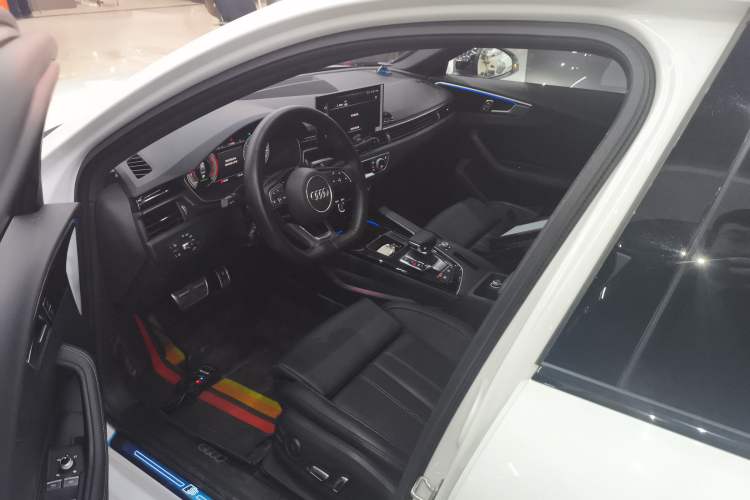 Used Audi A4L 2025 2 Million Units Enjoyment Version 40 TFSI Luxury Dynamic Edition