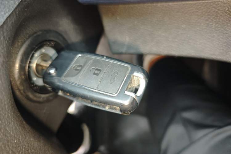 Used FORTHING Lingzhi 2023 M5L 1.6L Base Model 7 Seats