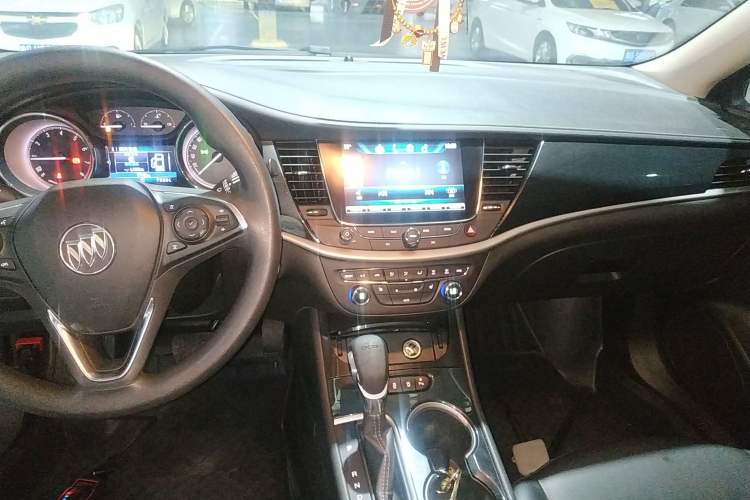 Used Buick Verano 2018 Sedan 20T Dual-Clutch Luxury Model
