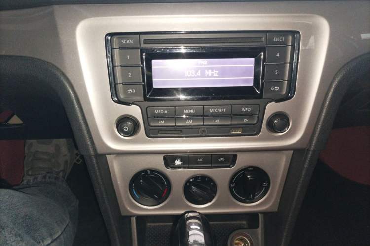 Used Volkswagen Lavida 2013 Revised Classic 1.6L Automatic Fashion Edition
