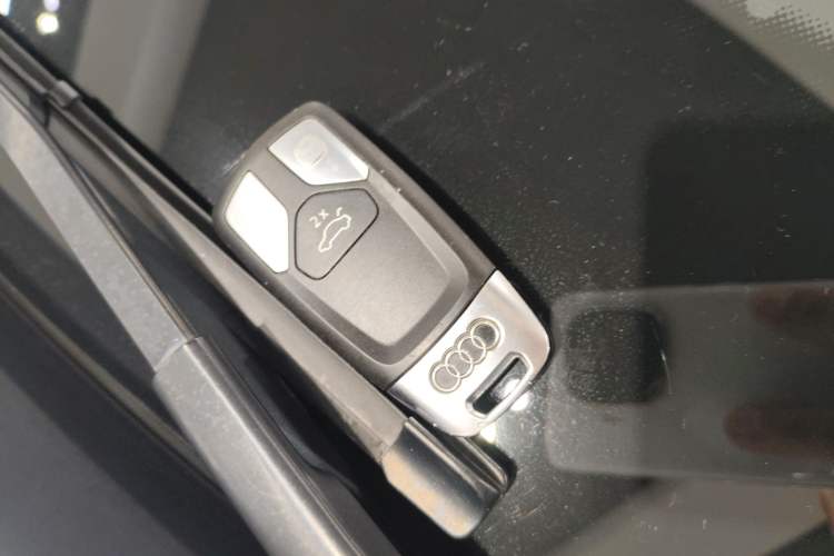 Used Audi A4L 2022 40 TFSI Fashion Dynamic Model
