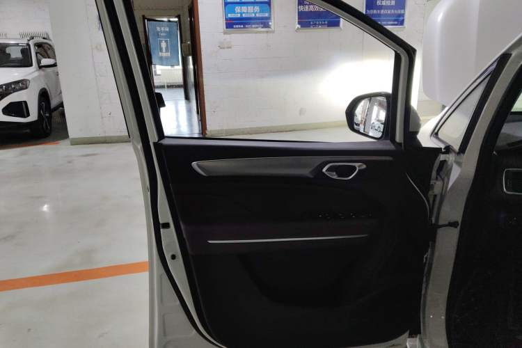 Used GAC Trumpchi M6 2021 PRO 270T DCT Luxury Edition
