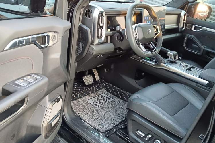 Used JETOUR Traveler 2023 2.0T All-Wheel Drive CrossPRO+
