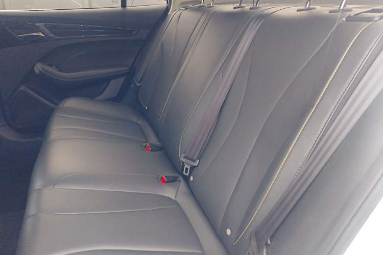 Used Roewe i5 2021 1.5L CVT Diamond Edition
