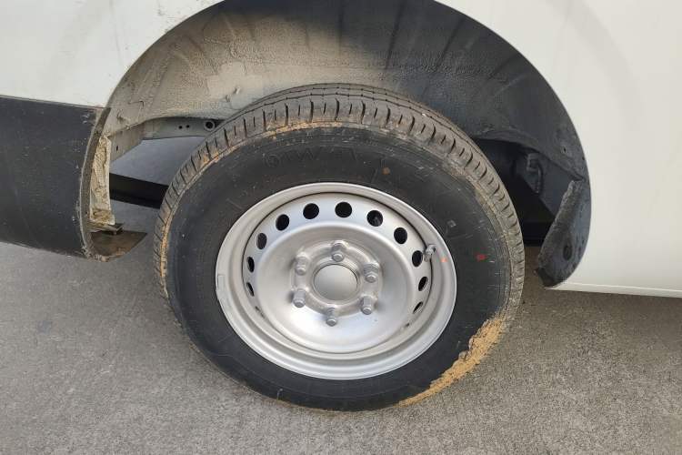 Used SAIC MAXUS Dana V1 
