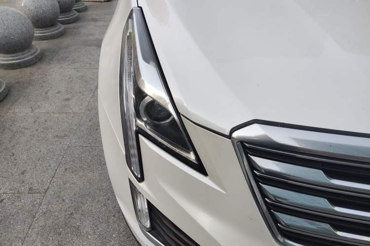 Used Cadillac XT5 2018 25T Luxury Model
