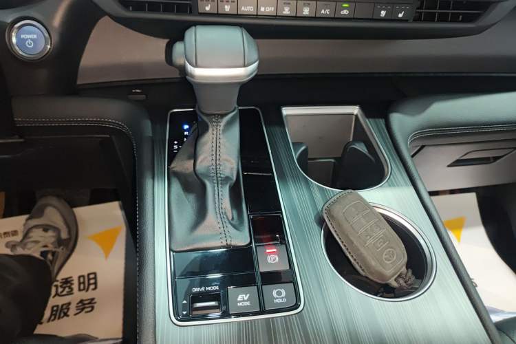 Used Toyota Sienna 2023 2.5L Hybrid Deluxe Edition
