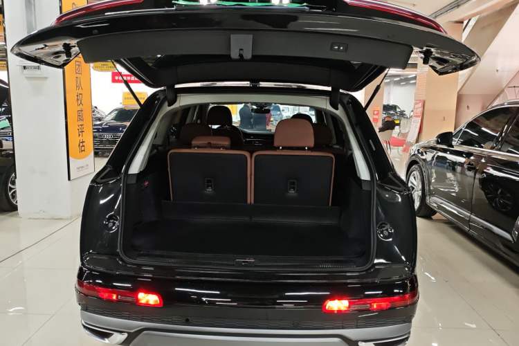 Used Audi Q7 2023 55 TFSI quattro S line Sport Edition
