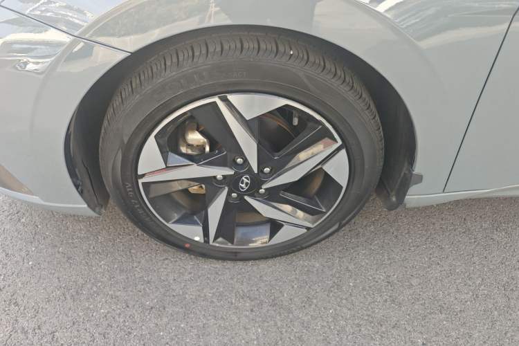 Used Hyundai Elantra 2021 1.5L CVT LUX Prestige Edition
