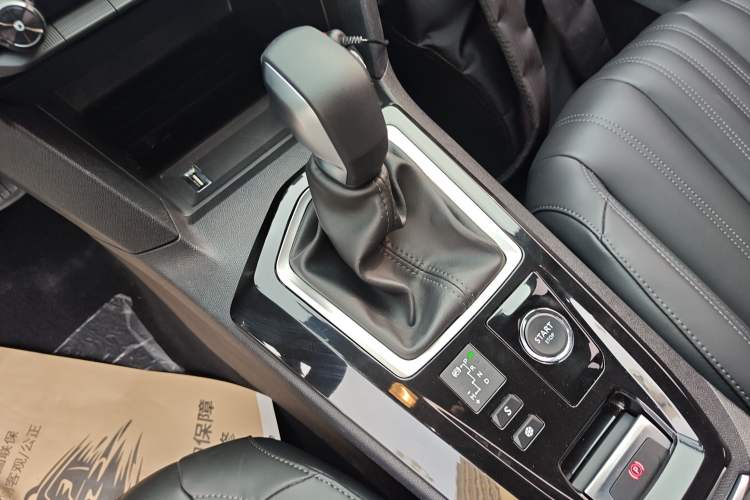 Used Peugeot 408 2022 1.6T Light-Chasing Edition
