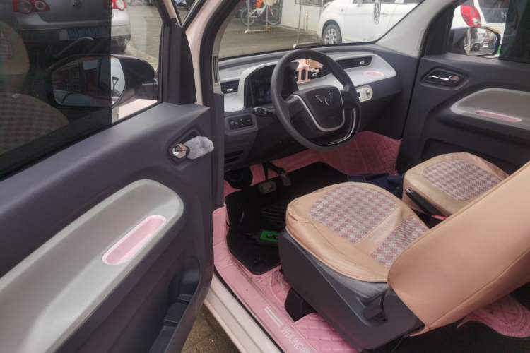 Used Wuling Hongguang MINIEV 2022 Macaron Premium Model – Lithium Iron Phosphate