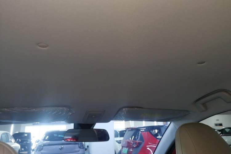 Used Wuling Bingo PLUS 2024 330 km Range Five-Seater Version
