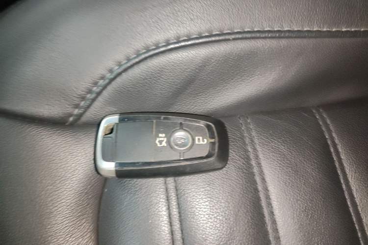 Used Ford Edge 2018 EcoBoost 245 Two-Wheel-Drive Titanium 7-Seater China V Standard
