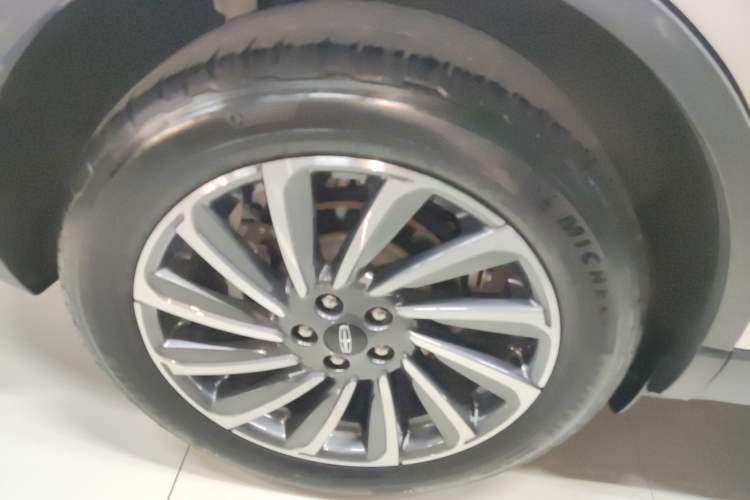 Used Lincoln Corsair 2023 2.0T Two-Wheel-Drive Luxury Edition