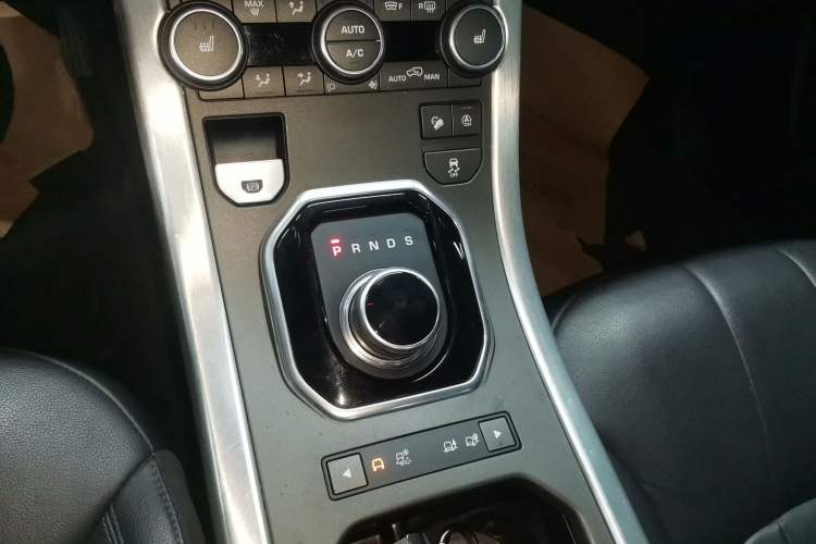 Used Land Rover Range Rover Evoque 2018 240 PS SE Smart Brilliance Edition