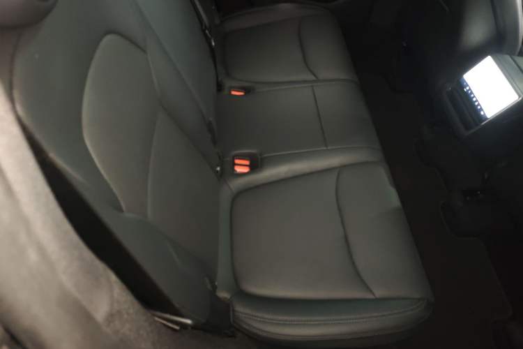 Used Tesla Model Y 2025 Rear-Wheel-Drive Version
