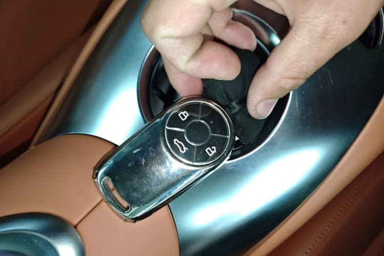 Used ORA Lightning Cat 2022 555 km Luxury Edition