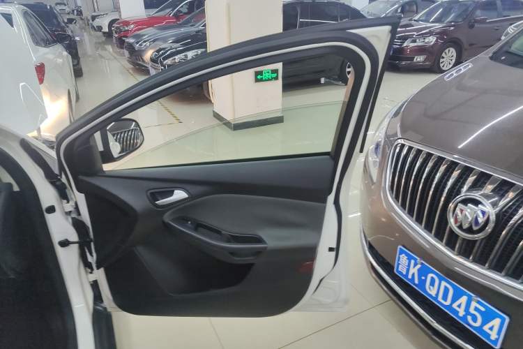 Used Ford Focus 2012 Hatchback 1.6L Automatic Comfort Model
