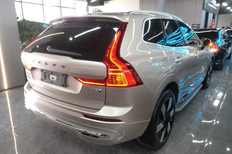 Used Volvo XC60 New Energy 2025 Plug-in Hybrid Long-Range All-Wheel Drive Smart & Luxurious Edition