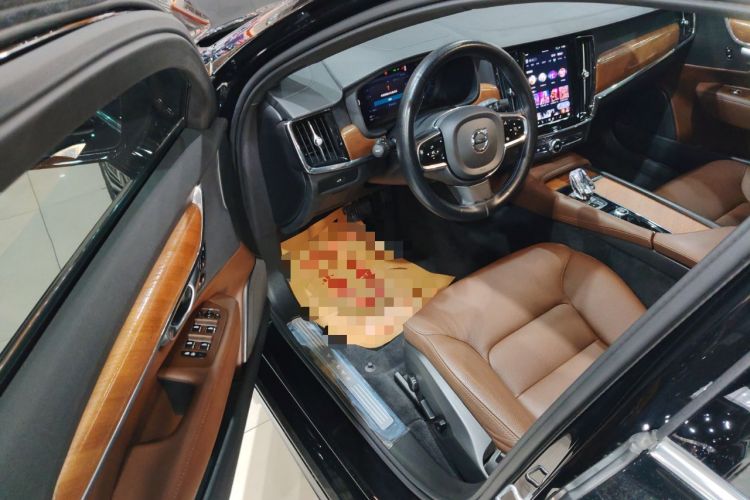 Used Volvo S90 2023 B5 Zhiyi Luxury Edition
