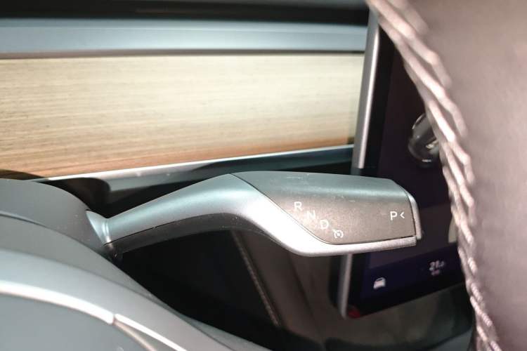 Used Tesla Model Y 2021 Long-Range All-Wheel-Drive Version
