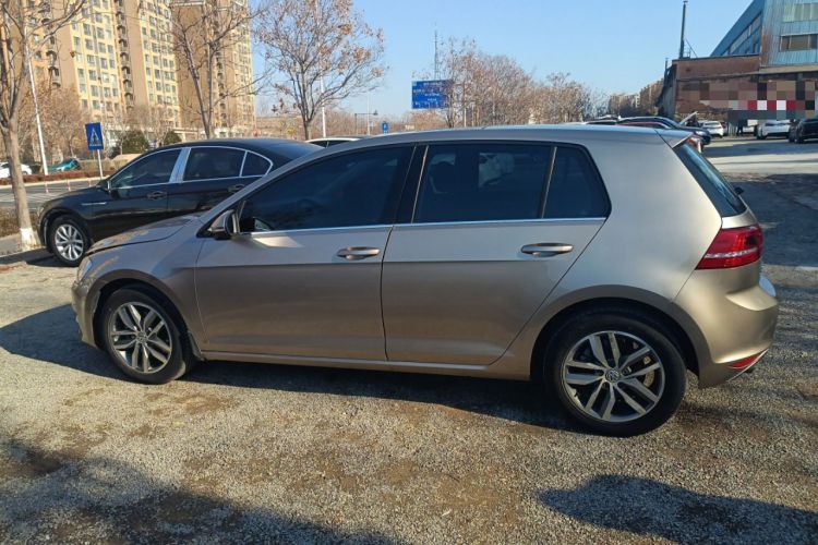 Used Volkswagen Golf 2016 230TSI Automatic Luxury Version
