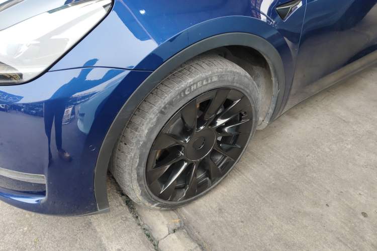 Used Tesla Model Y 2021 Long-Range All-Wheel-Drive Version
