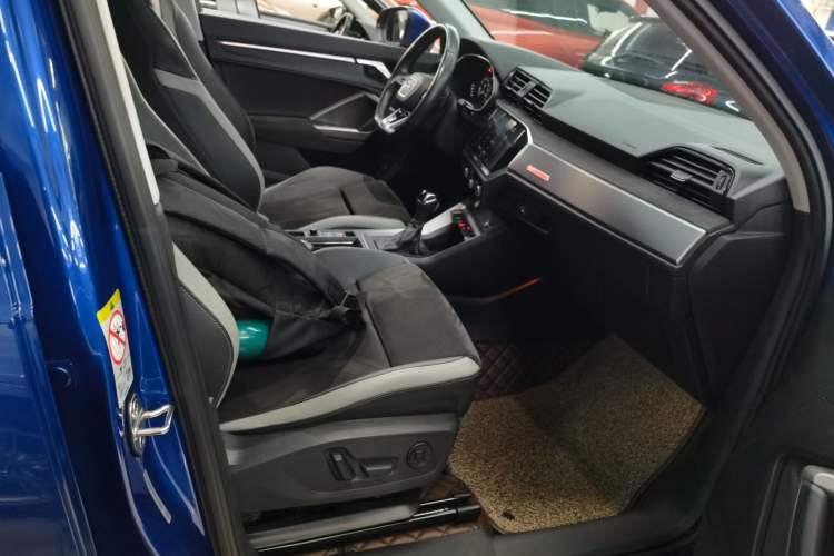 Used Audi Q3 2019 40 TFSI Fashion Dynamic Model