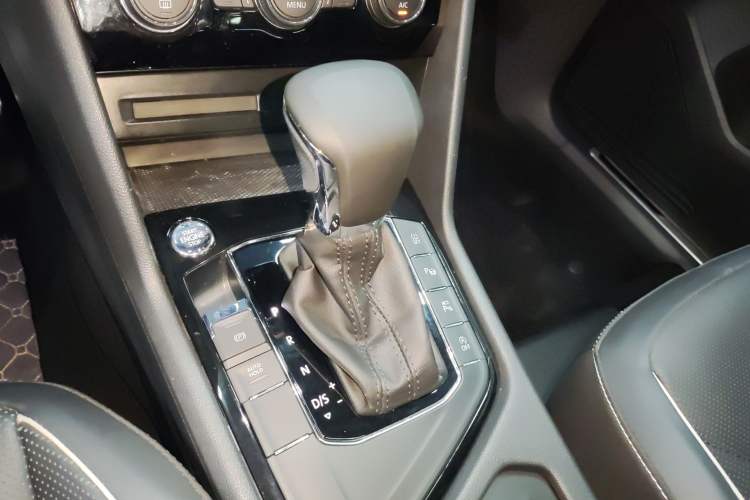 Used Volkswagen Tiguan L 2021 330TSI Automatic Two-Wheel Drive R-Line Flagship Edition