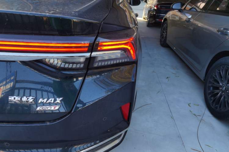 Used Dongfeng Aeolus Yixuan MAX 2023 1.5T Super-Powered Dad Edition
