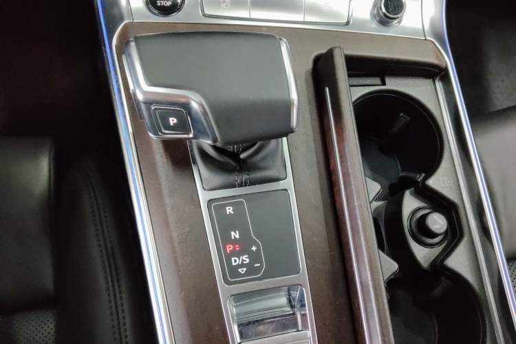 Used Audi A6 2021 allroad quattro Explorer 55 TFSI Prestige Off-Road Model
