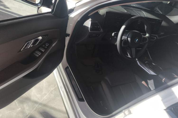 Used BMW i3 2024 eDrive 40 L Midnight Edition

