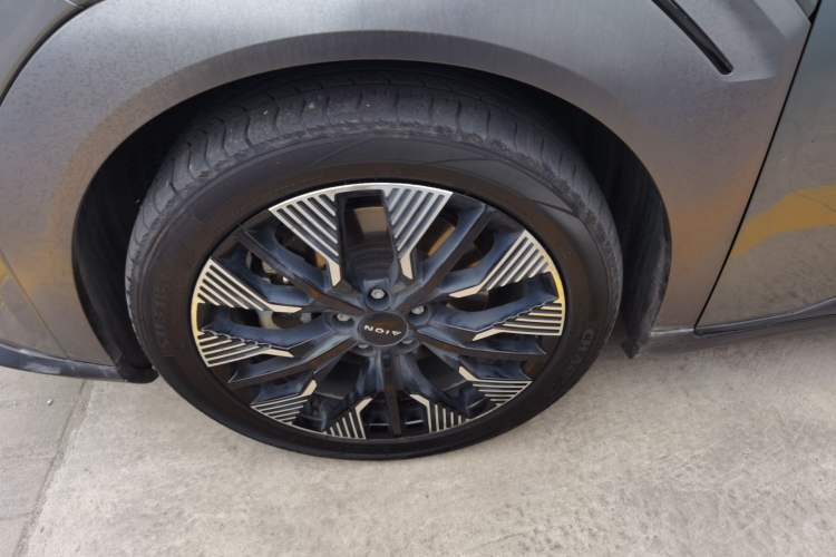 Used AION Y 2022 70 Tech Edition Lithium Iron Phosphate
