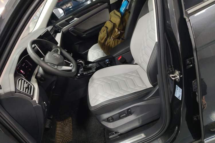 Used Volkswagen Tayron 2024 300TSI Two-Wheel-Drive Luxury Plus Advanced Version
