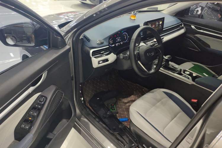 Used Geely Auto Emgrand 2022 4th Generation 1.5L CVT Flagship Model