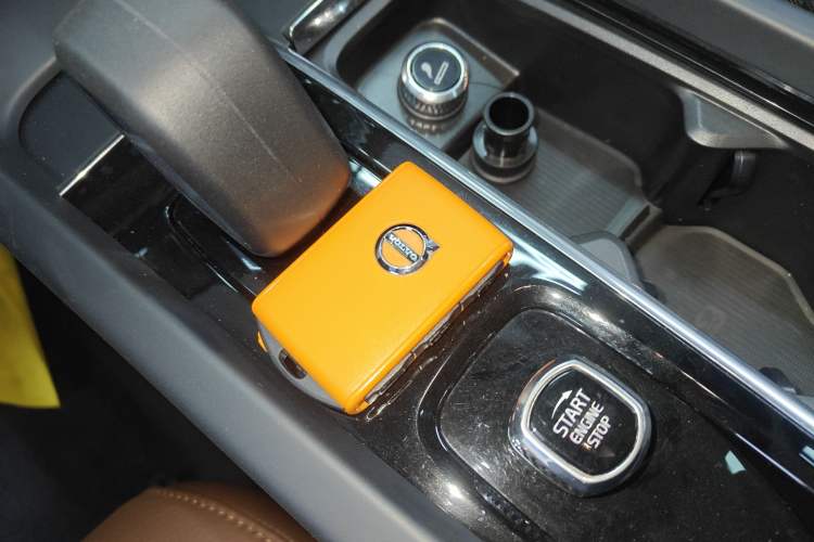 Used Volvo XC60 2023 B5 4x4 Smart Luxury Edition