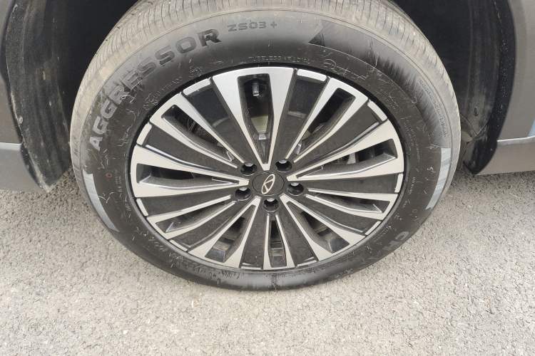 Used Chery Tiggo 8 PLUS C-DM 2025 1.5T 116 km Prestige Version 5 Seats
