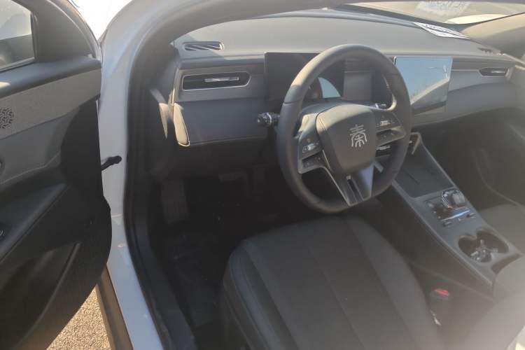 Used BYD Qin PLUS 2025 DM-i Smart Drive 55KM Leading Model