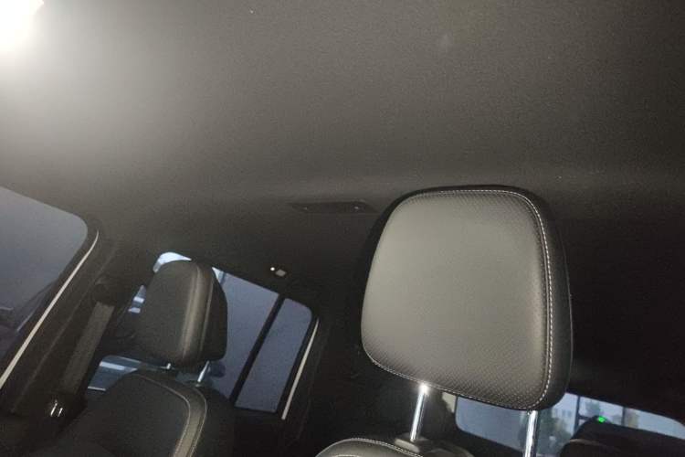 Used  V23 2025 401 Two-Wheel Drive Advanced Edition
