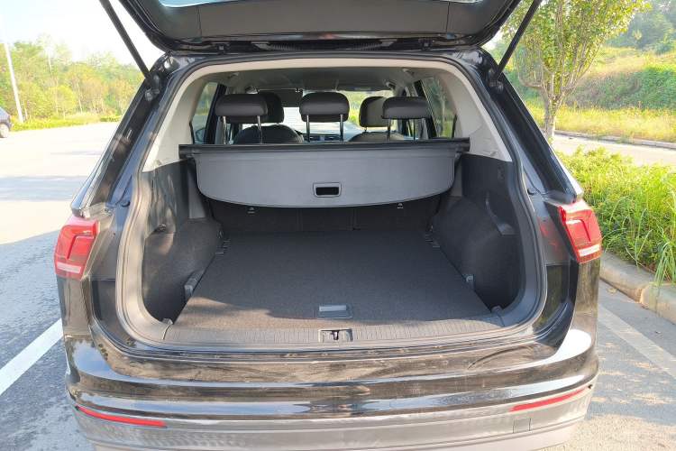 Used Volkswagen Tiguan L 2017 330TSI Automatic Two-Wheel Drive Luxury Edition
