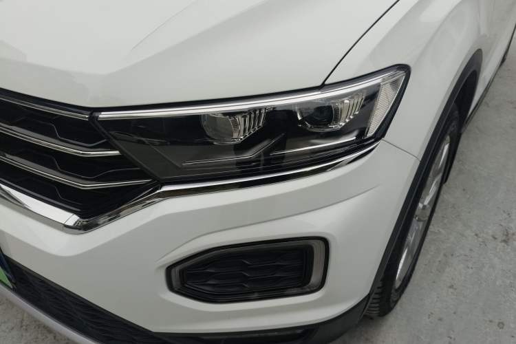 Used Volkswagen T-ROC 2019 230TSI DSG Two-Wheel-Drive Advanced Version China VI Standard
