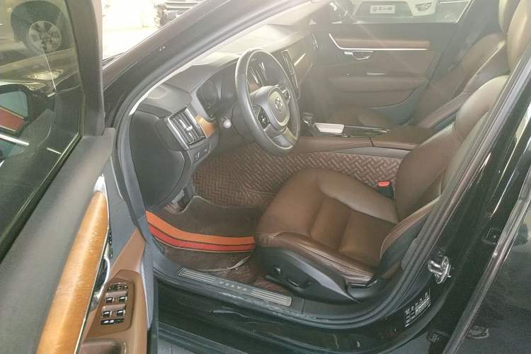 Used Volvo S90 2020 T5 Zhiyi Luxury Edition