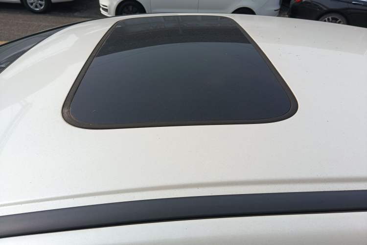 Used Honda Jade 2017 1.8L automatic Comfort version 5 seats
