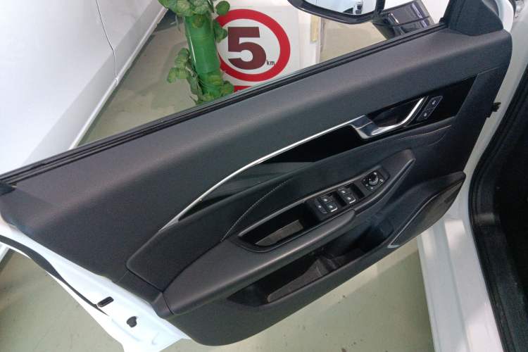 Used Bestune B70 2022 Third Generation 1.5T Automatic Enjoyment Version
