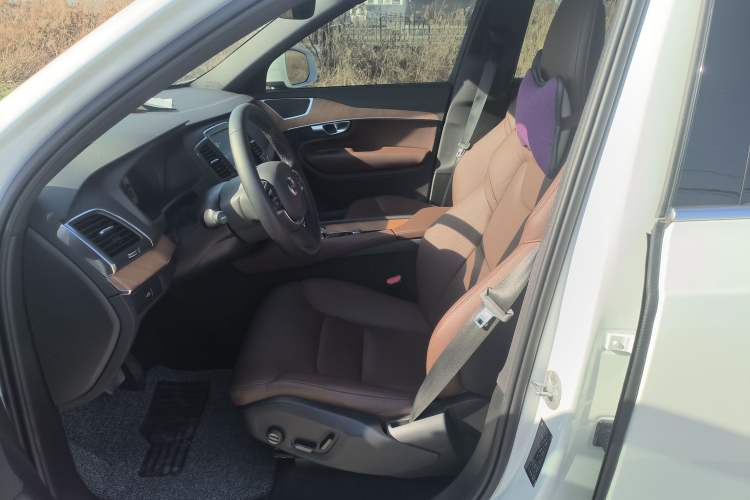 Used Volvo XC90 2024 B5 SmartDrive Luxury Edition 5 Seats
